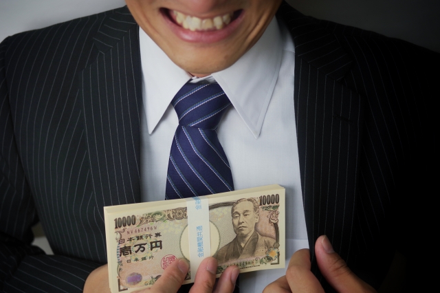 ヤミ金業者は金をせしめてほくそ笑む。美濃加茂市の弁護士や司法書士への無料相談に一歩踏み出す